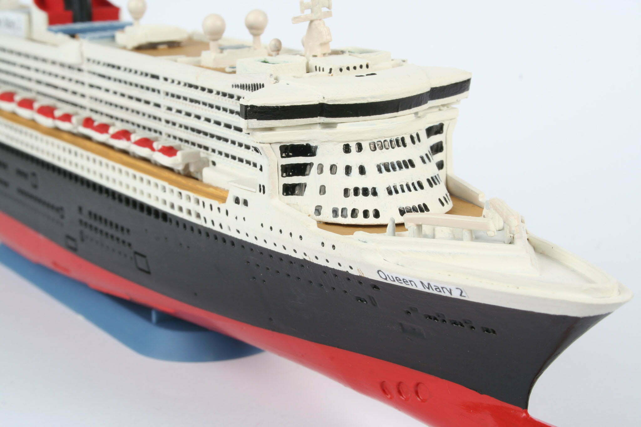 Model Kit - Queen Mary 2