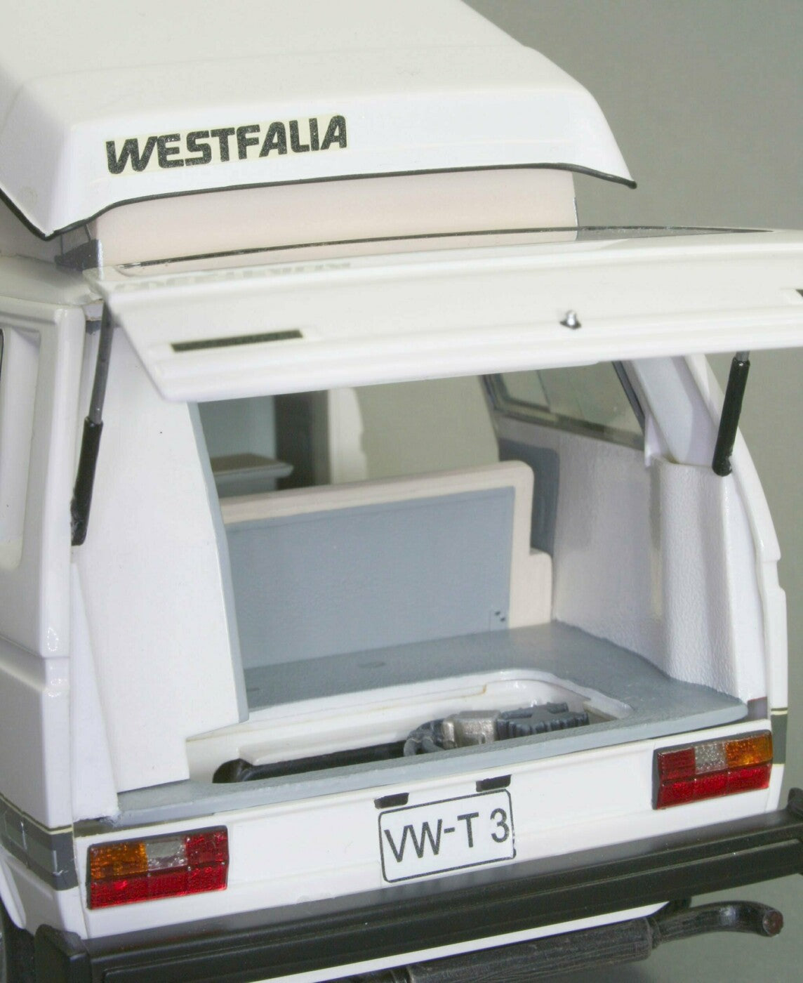 Model Kit - Volkswagen T3 "Camper"