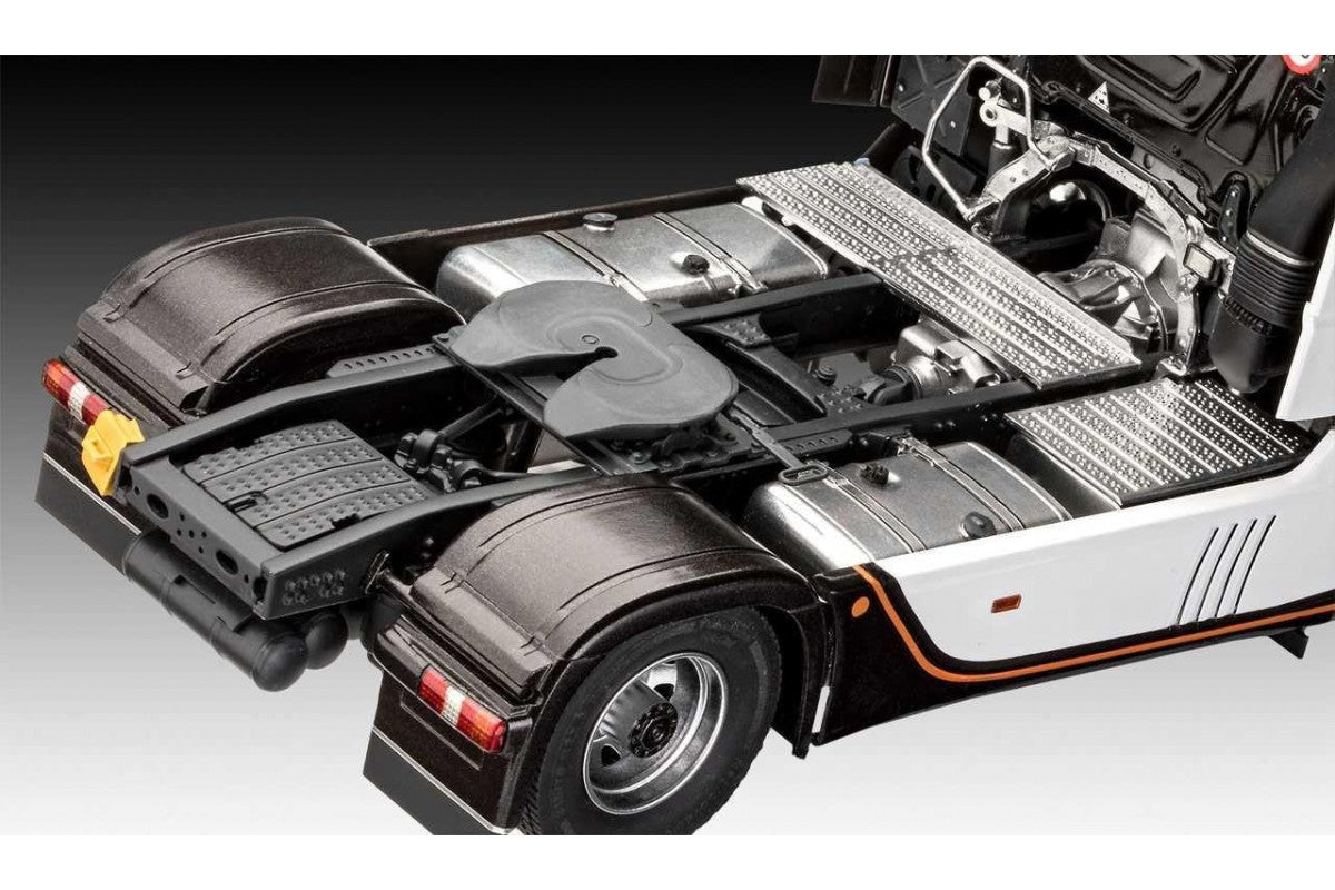 Model Kit - Mercedes-Benz Actros MP4